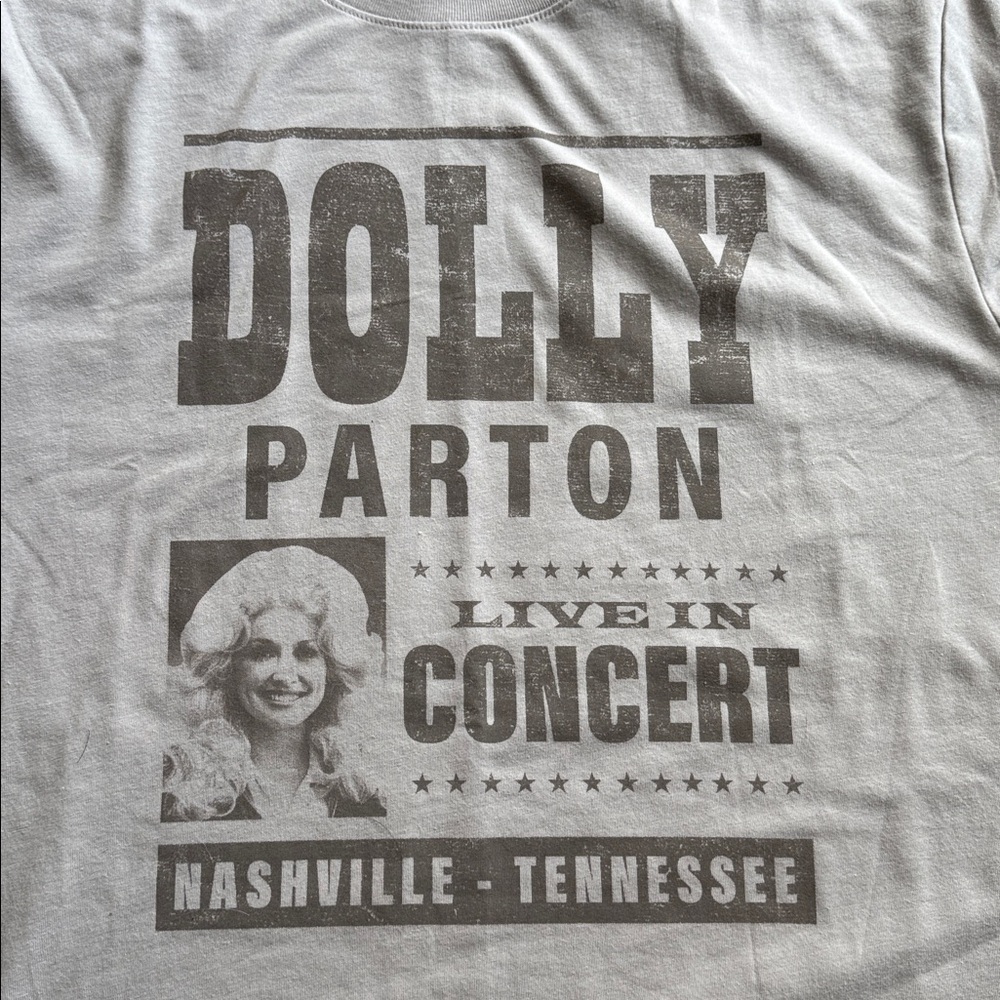 NWT- DOLLY PARTON Concert Tee by Goodfellow & Co - Picture 3 of 6